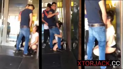 Ito un nag-viral threesome blowjob sa gedli ng mall