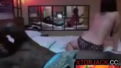 Pinay misis pinakantot sa negro habang nood si mister