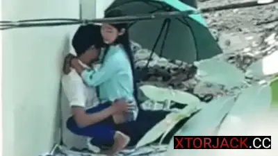 Viral Public Torjackan ng mga College Students sa Gilid ng School Building
