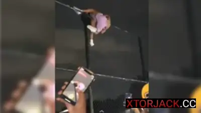 Viral Huli Cam ang mga Akyat Bahay Gumagawa ng Bata sa Bakod na Inakyat